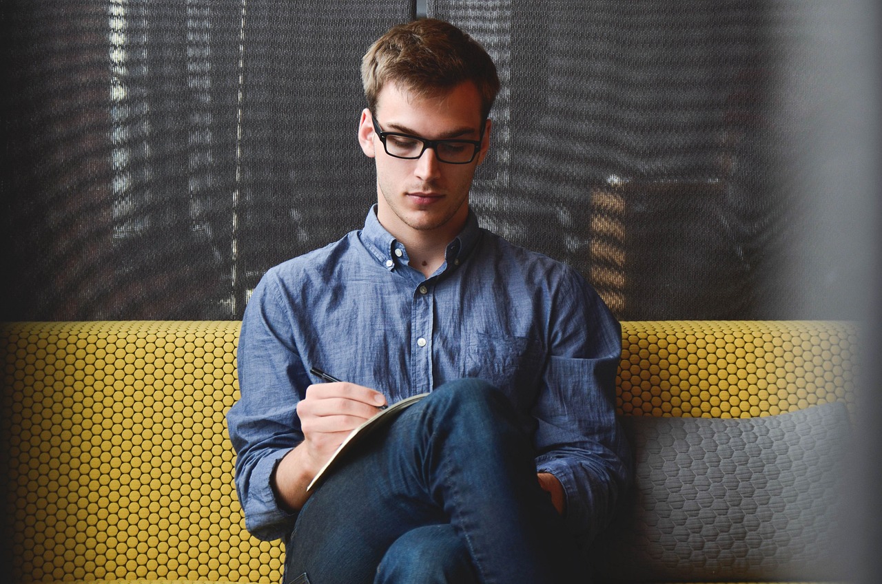 Che differenza c'è tra professionista e professionale? Che differenza c'è tra professionista e professionale?